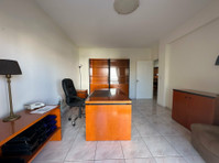 Office premises 82sqm  in prime location of Mesa Geitonia… - Houses