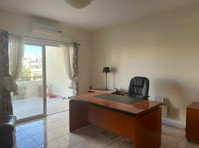 Office premises 82sqm  in prime location of Mesa Geitonia… - Rumah