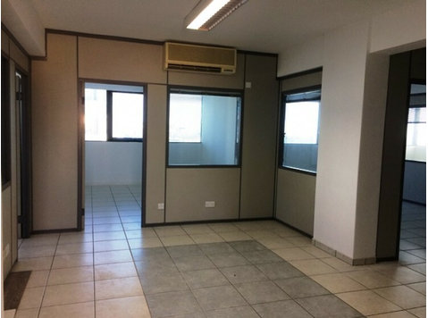 Office space for rent in mesa Gitonia, total internal area… - Casas
