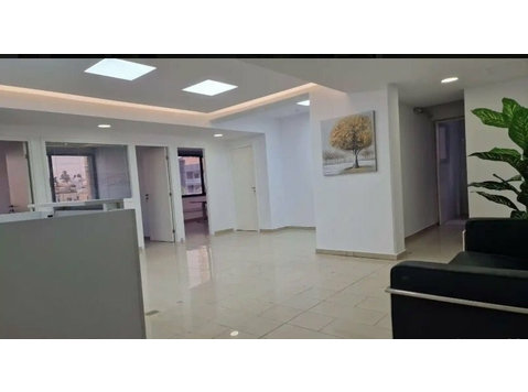 The office is conveniently located in the center of… - منازل