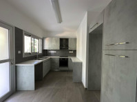 This is a lovely 2 bedroom apartment on the 1st floor or a… - Kuće