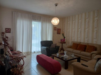 This outstanding house is located in the lovely Pissouri… - Dom