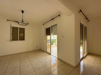 This well-appointed 3 bedroom Duplex upper house is in a… - خانه ها