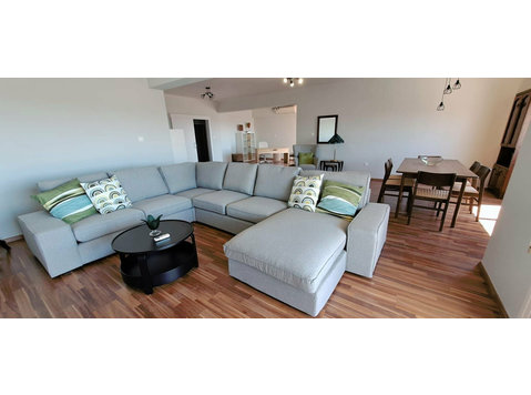 Three bedroom fully furnished spacious apartment available… - 주택