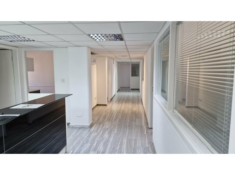 We are pleased to present this office which is on the… - 家