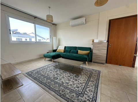 Welcome to this charming 2-bedroom apartment available for… - Case