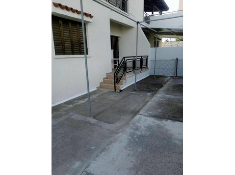 Welcome to this spacious and fully furnished 3-bedroom… - Casas