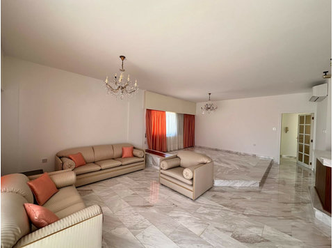 Welcome to this stunning key-ready apartment located in the… - Häuser