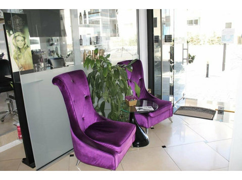 A Hair &amp; beauty salon in tourist area Limassol,… - Házak