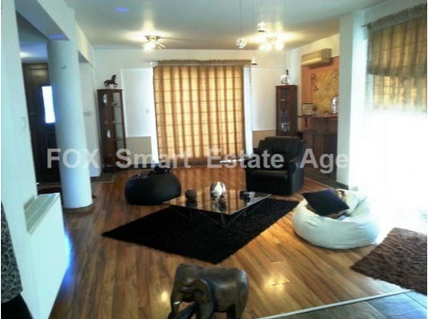 A beautiful 7 bedroom house is for sale, located at the… - منازل