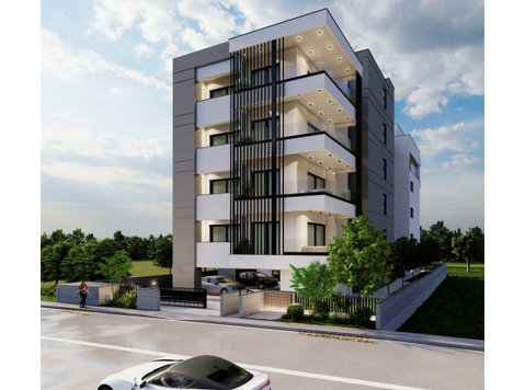 A contemporary residential project in the heart of city… - منازل