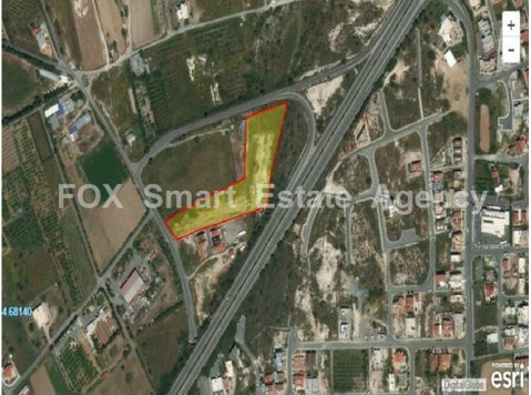 A large residential plot 11,085 with a building density of… - منازل
