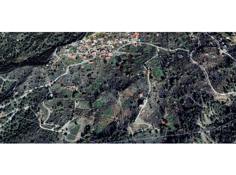 A nice 1060sqm residential land in Prodromos area in… - Nhà
