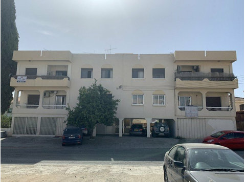 A nice residential plot with building in Potamos… - منازل