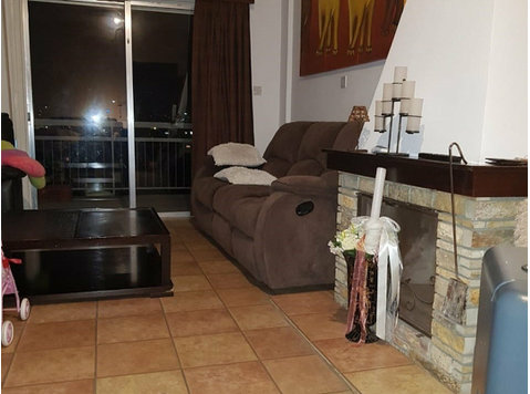 A nice three bedroom top floor apartment in Potamos… - Rumah