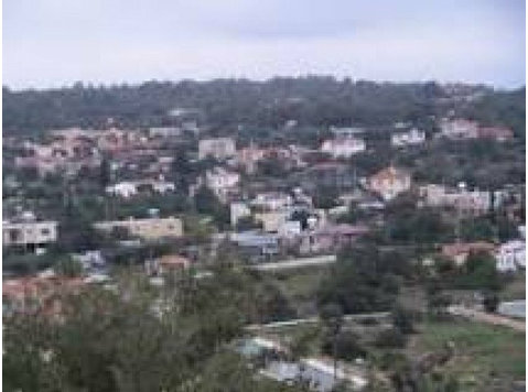 A residential land in Souni- Zanakia area in Limassol, in… - Rumah