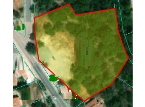 A residential plot of 5909 m2 located at the main crossroad… - Rumah