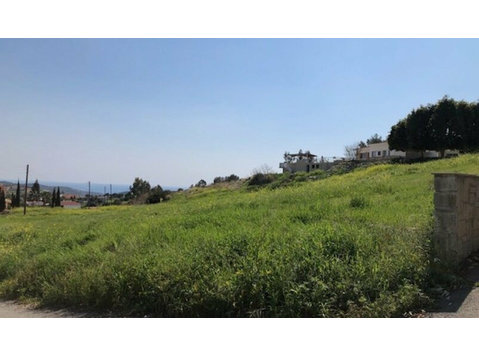 Agricultural land in Parekklisia LimassolPlot Size:… - Houses