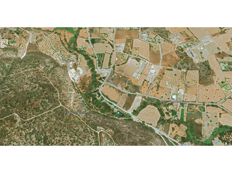Agricultural land in Pyrgos village.The land is very close… - خانه ها