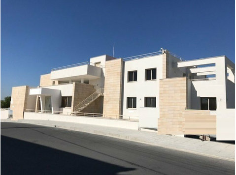 An amazing new building in the Kapsalos Area of central… - Houses