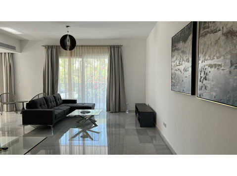 An exceptional spacious 3-bedroom apartment in a quiet… - Casas