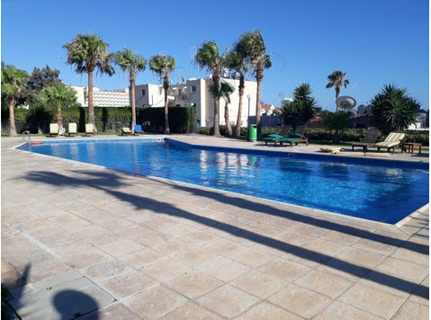 Available a 2 bedroom apartment 2 minutes walk from the… - Houses