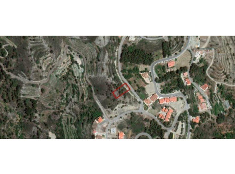 Available plot in Agros village, in Limassol.It has an area… - Houses