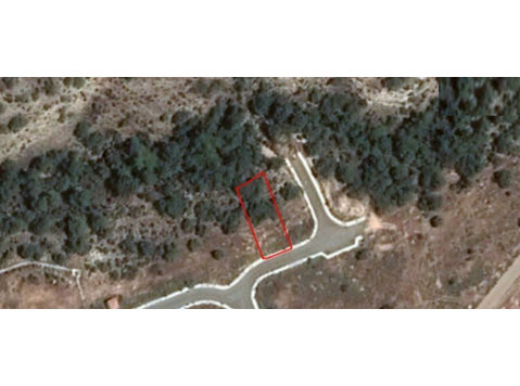 Available plot in Pissouri village, in Limassol.The plot… - Häuser
