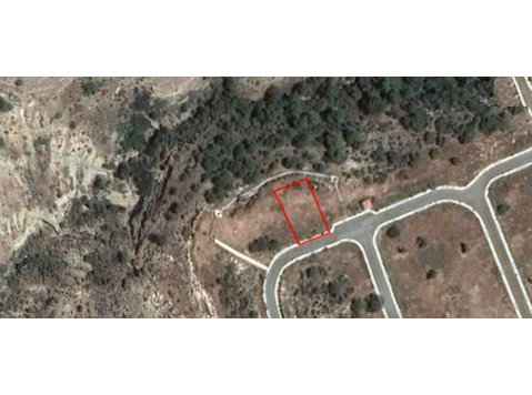 Available plot in Pissouri village, in Limassol.The plot… - Куће