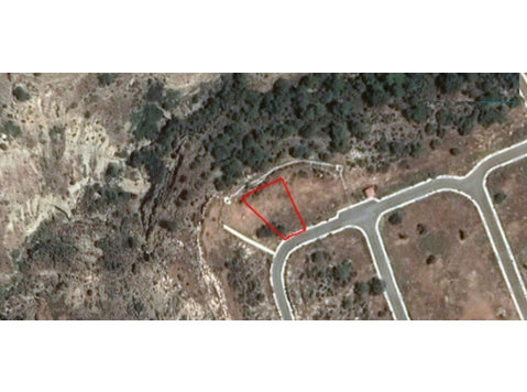 Available plot in Pissouri village, in Limassol.The plot… - Houses