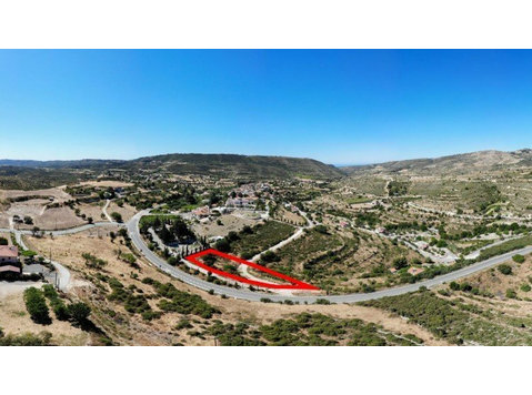 Available residential land in Agios Amvrosios village, in… - Houses
