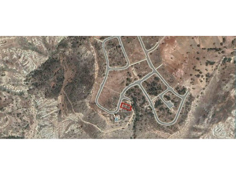 Available residential plot in Pissouri village, in… - Müstakil Evler