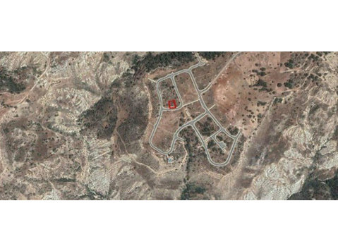 Available residential plot in Pissouri village, in… - Houses