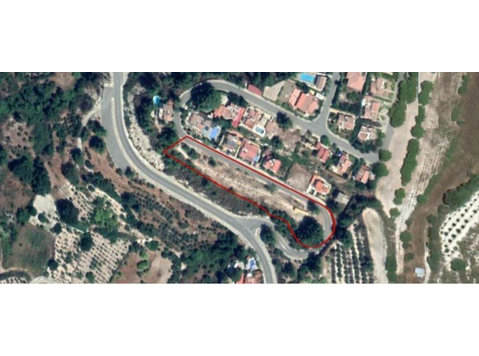 Available residential plot in Trimiklini village in… - منازل