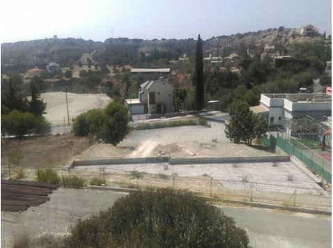 Beautiful plot located in a very quiet area of Agios… - Müstakil Evler