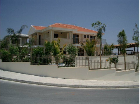 Beautiful property available in one of Limassol's most… - Houses