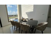 Brand new, fantastic, spacious house in a new-built area in… - Maisons
