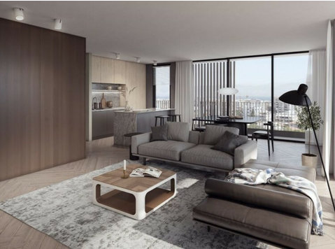 Brand new, under construction, modern design, big 3 bedroom… - Mājas