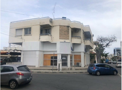 Commercial Building offering 420m2 internal area and… - Case