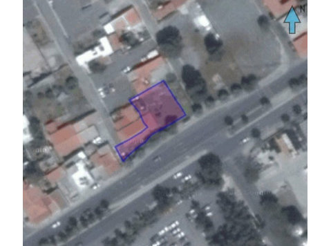 Commercial plot 417sqm close to Limassol Marina, in a prime… - Huizen