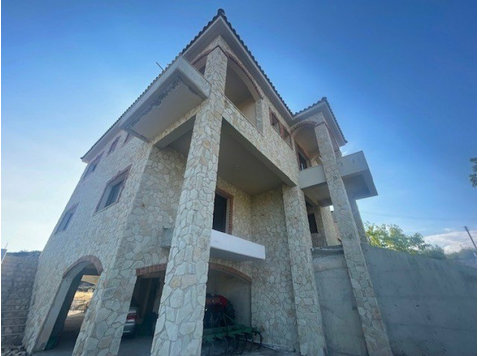 Country style unfinished detached house in the area of… - Müstakil Evler