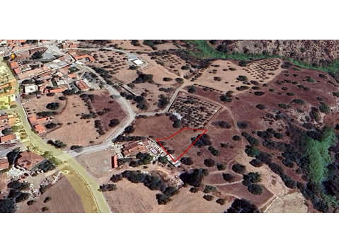 Discover a 762sq.m. residential field in Asgata, Limassol,… - Houses