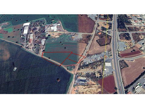 Discover this exceptional BE1 commercial land for sale in… - Case