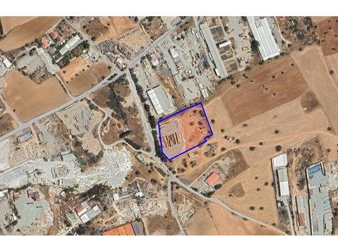 For sale: Prime field located in the Ypsonas area of… - Rumah