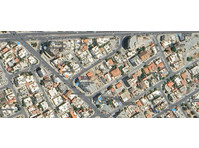 For sale is a large building plot measuring 522 m2, ideally…