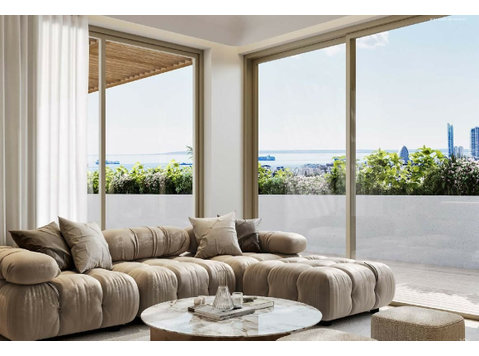 For sale is a modern apartment currently under construction… -  	家