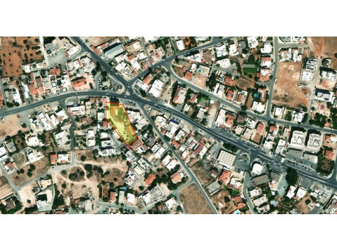 For sale is an impressive building plot located in the… - Houses