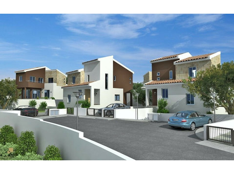 Ideally nestled on the highest hilltop of Pissouri village… - Rumah
