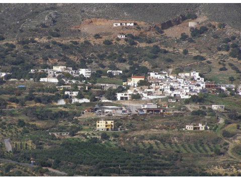 Land for sale in Asomatos, Limassol. Has a total ara of… - Házak