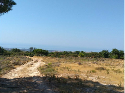 Land in the lovely village of  Agios Ambrosios, just 20… - Müstakil Evler